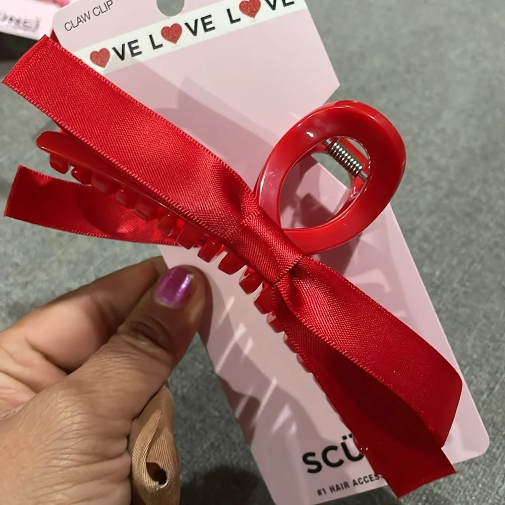 Scünci Valentines Day Hair Accessories perfect for a basket total of 8